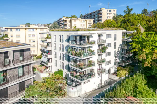 1.5 pièces de 79.5 m² PPE avec balcon Aux portes du centre-ville 1