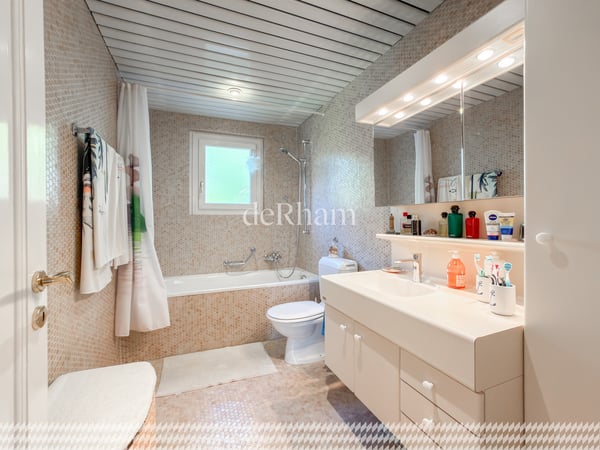 Bel appartement de 71 m2 PPE  Commodités à la porte 7