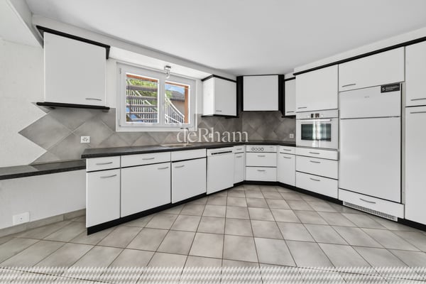 Villa de 2 appartements Avec grand potentiel, magnifique jardin 2