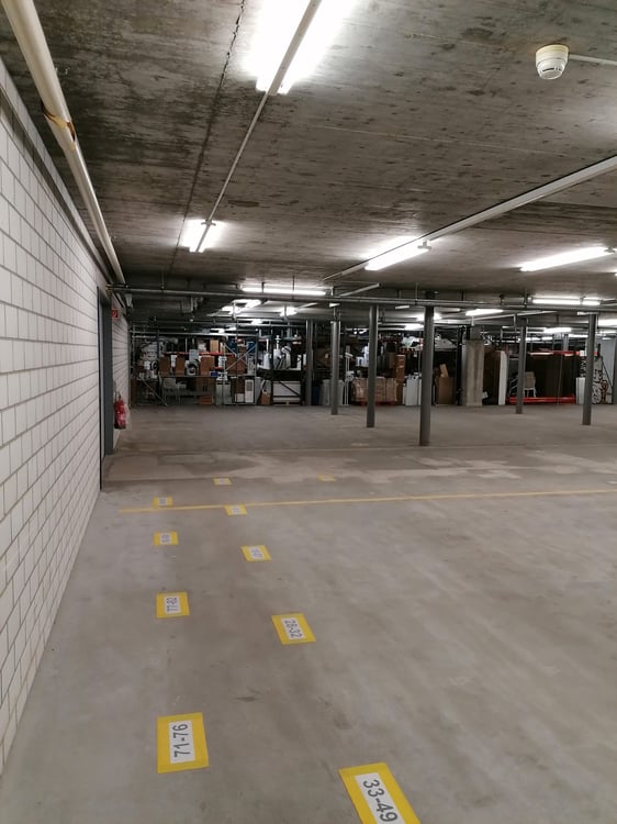 Beleuchtete Lagerfläche im Zentrum von Nidau zu vermieten! 2