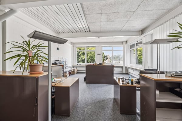 Gewerbe- / Bürofläche als Erstbezug nach Sanierung! 4