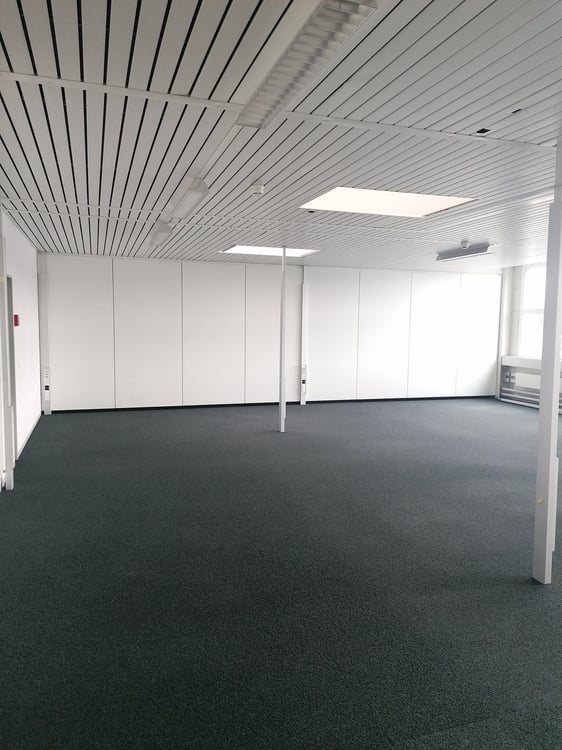 Helle Büroräumlichkeit im Industrieviertel von Burgdorf zu vermieten! 2