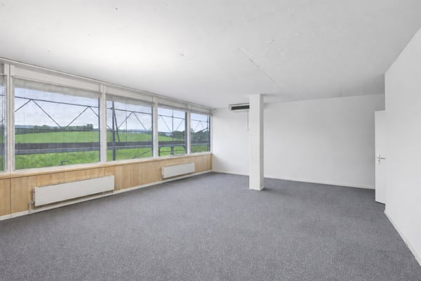 Atelier, Kleinbüro oder Bürogemeinschaft – moderne Flächen in Obfelden 1