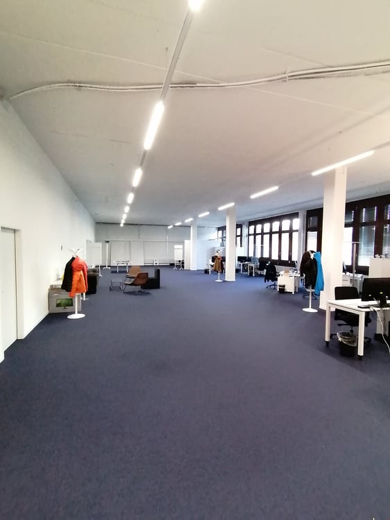 Teilausgebaute Gewerbe-/Industriefläche im EG, an bester Lage 7
