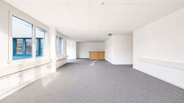 Praxis-, Büro- und Gewerbeflächen – alles unter einem Dach. Zu attraktiven Konditionen. 9
