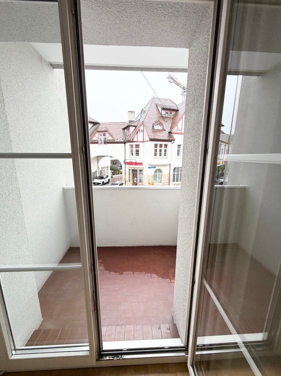 Helle 2-Zimmer-Wohnung mit  2 Balkon in Basel – sofort verfügbar! 10