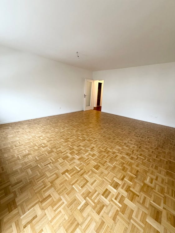Helle 2-Zimmer-Wohnung mit  2 Balkon in Basel – sofort verfügbar! 2