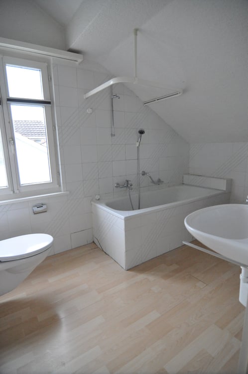 Charmante 2.5-Zimmer-Dachwohnung an der Flawilerstrasse in Oberuzwil 10