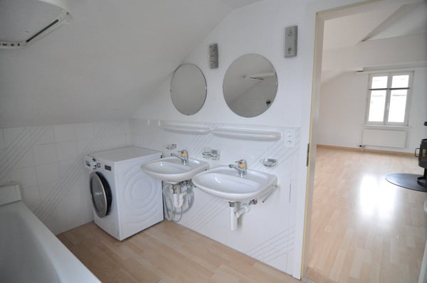 Charmante 2.5-Zimmer-Dachwohnung an der Flawilerstrasse in Oberuzwil 9