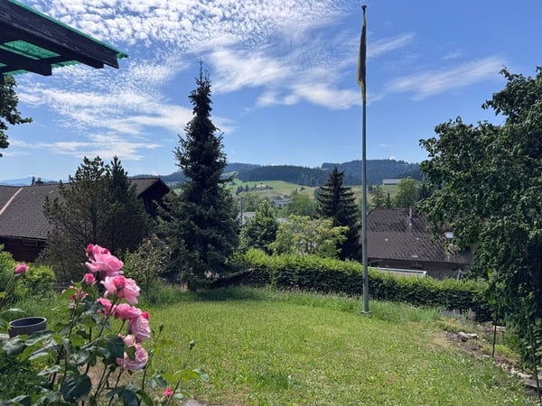 Familienfreundliches Zuhause mit Garten und Balkon 1