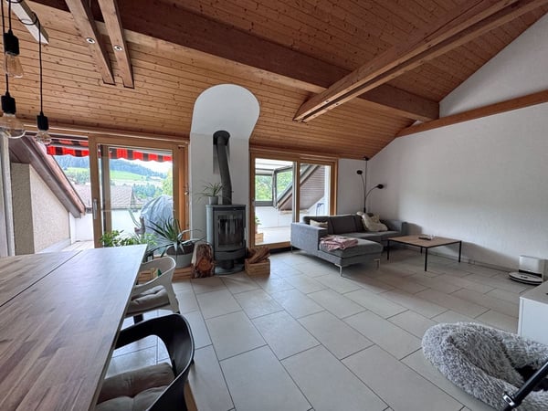 Ruhige Dachwohnung im Dorfkern mit schöner Aussicht 3