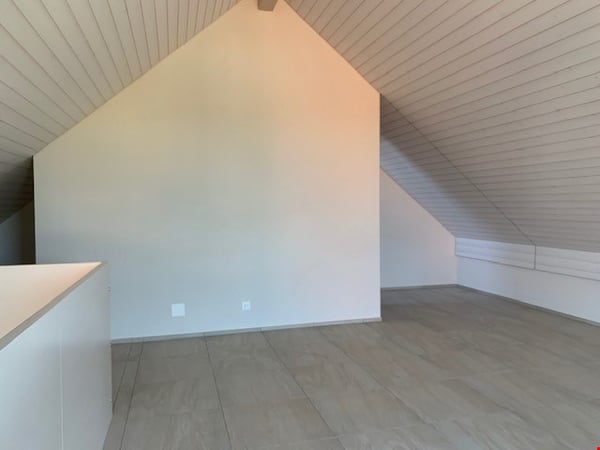 Grossräumige Maisonettewohnung an ruhiger Lage 8