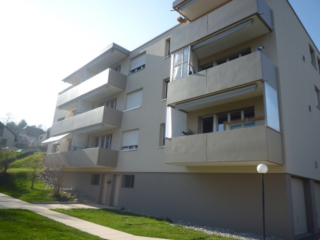 Bild 3.5-Zimmerwohnung mit wunderschöner Aussicht in Evilard