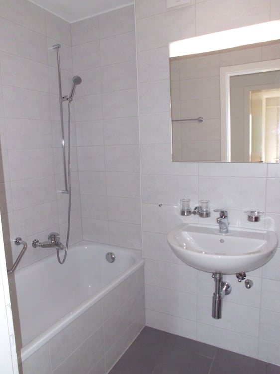 schöne 2.5-Zimmerwohnung an ruhiger Lage mit Balkon 5