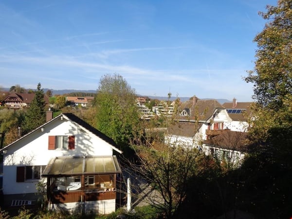 schöne 2.5-Zimmerwohnung an ruhiger Lage mit Balkon 2