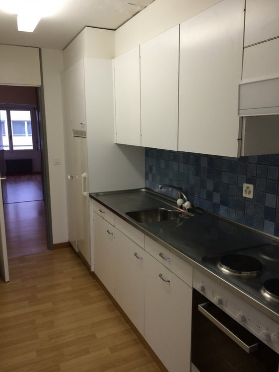 günstige 4.5-Zimmerwohnung mit Balkon in Brügg 2