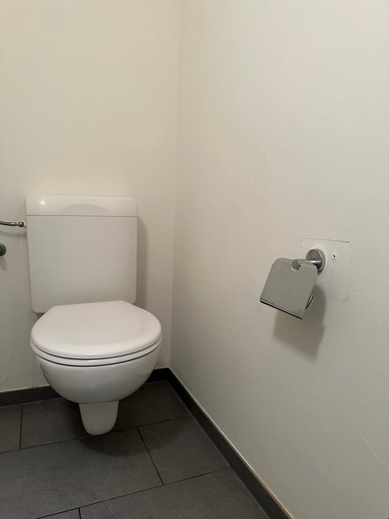 günstige 4.5-Zimmerwohnung mit Balkon in Brügg 4
