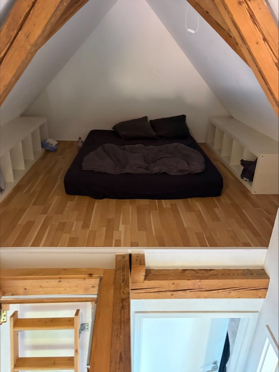 wunderschöne 2.5-Zi-Dachwohnung in kleinem 3-Familienhaus zu vermieten 6