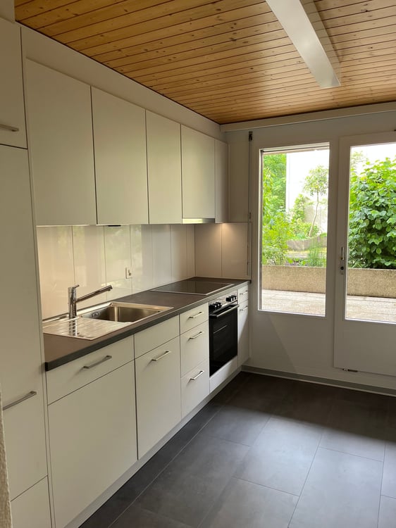 Bern-Länggassquartier, zu vermieten-helle 2.5-Zimmer-Wohnung mit grosszügigem Sitzplatz! 2