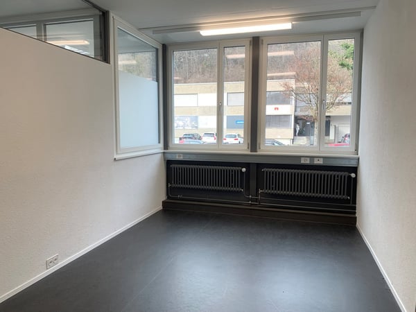 Renovierte Büroräumlichkeiten im Industriequartier 7