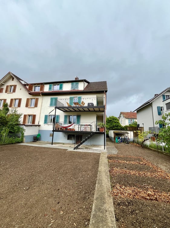 Renovierte 1.5-Zimmer-Dachwohnung im schönen Mösliquartier 8