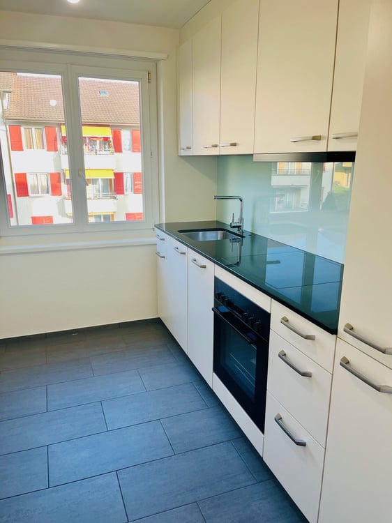 Moderne 1-Zimmer-Wohnung mit Balkon in Grenchen 2
