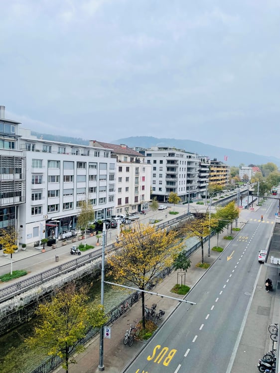 Ideal für Wohngemeinschaften - komplett möblierte 1.5-Zwg. im Herzen von Biel 2