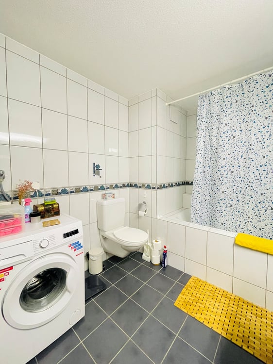 Grosszügige 1.5-Zimmerwohnung im 2. Obergeschoss – zentrale Lage und sonniger Balkon 9