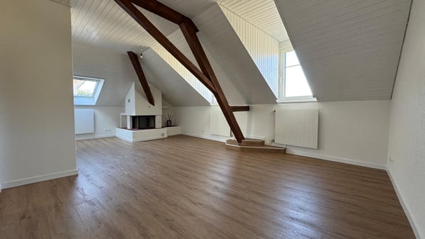 Moderne 1.5-Zimmer-Dachwohnung an zentraler Lage in Grenchen 1