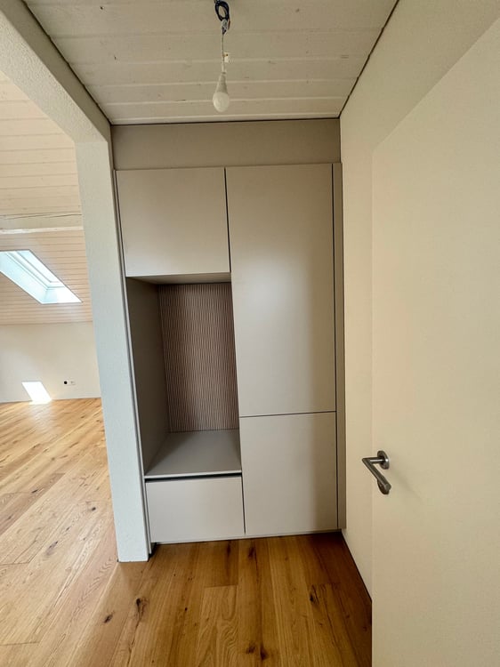 Aussergewöhnliche 1.5-Zimmer-Dachwohnung an erhöhter Lage in Grenchen 8