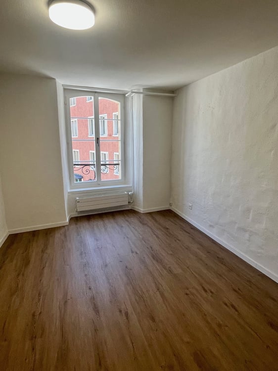 Neu sanierte 1.5-Zimmerwohnung in der Bieler Altstadt 8