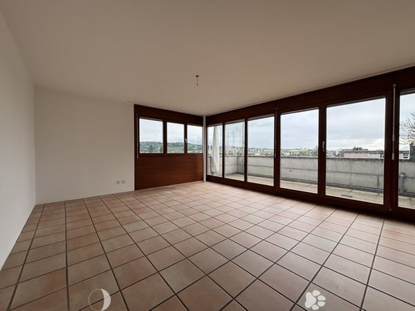 Charmante 4.5-Zimmer-Wohnung mit Balkon und schöner Aussicht in Biel 3