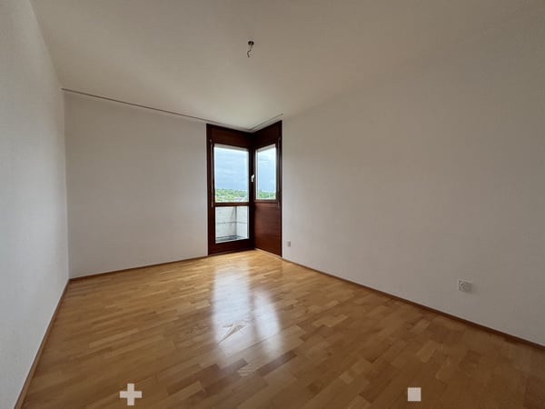Charmante 4.5-Zimmer-Wohnung mit Balkon und schöner Aussicht in Biel 7