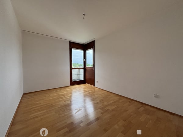 Charmante 4.5-Zimmer-Wohnung mit Balkon und schöner Aussicht in Biel 7