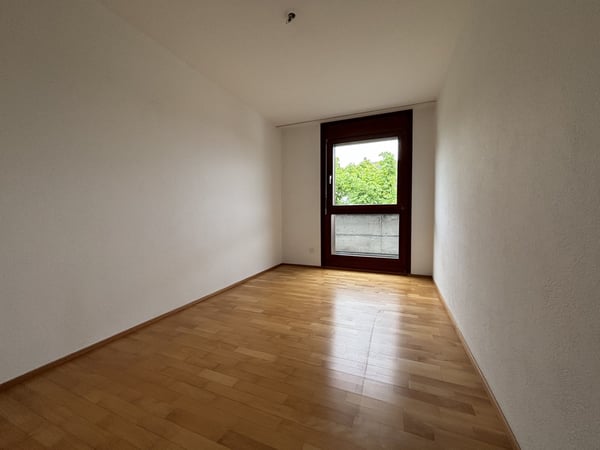 Charmante 4.5-Zimmer-Wohnung mit Balkon und schöner Aussicht in Biel 11
