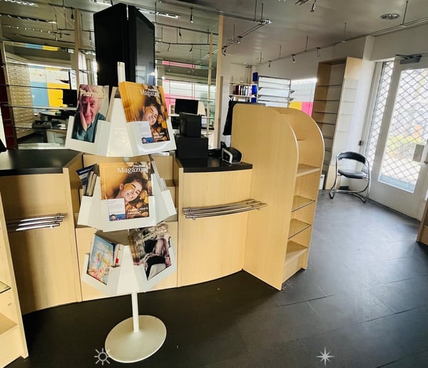 Apothekenräumlichkeiten-Verkaufsfläche und Büros, Brüggstrasse 2 Biel 2