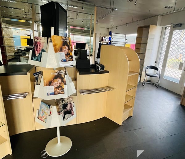 Apothekenräumlichkeiten-Verkaufsfläche und Büros, Brüggstrasse 2 Biel 2