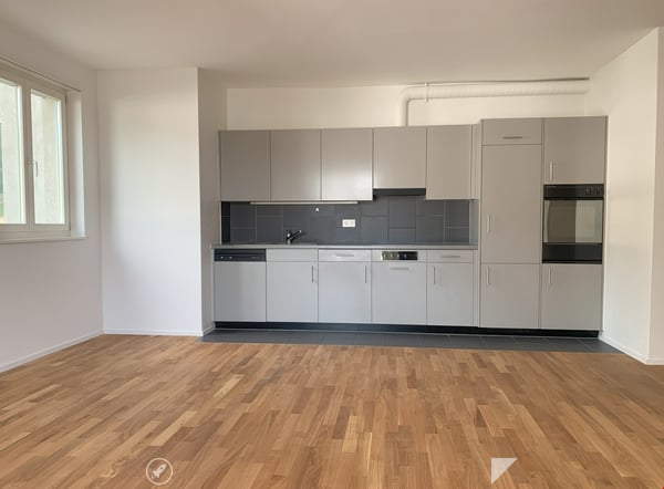 grosszügige, helle 3.5-Zimmerwohnung 2
