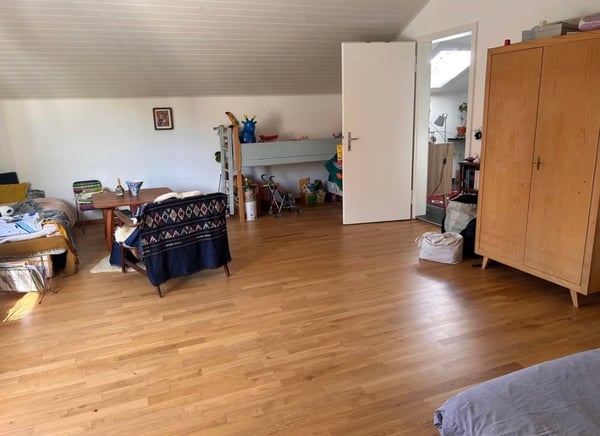 Helle 1.5-Zimmer-Dachwohnung im beliebten und ruhigen Lindequartier 9