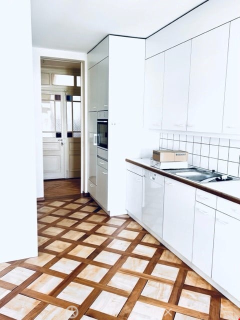 Charmante 3.5-Zimmer-Altbauwohnung an zentraler Lage 2