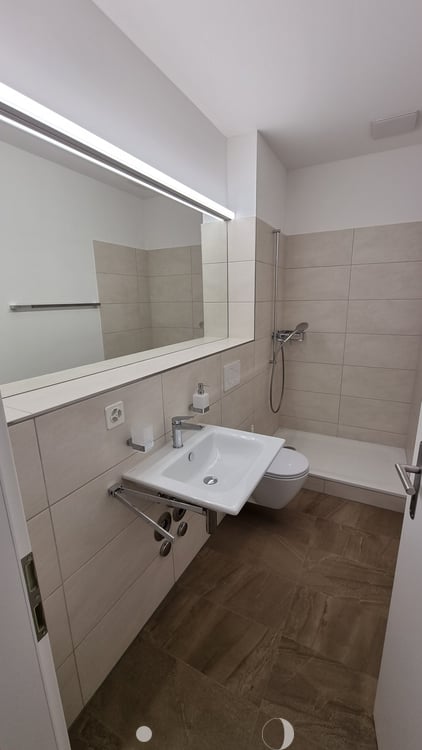 Modernes 1.5-Zimmer-Loft im 7. Stock mit Panoramablick in Biel/Bienne 4