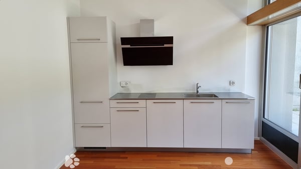 Modernes 1.5-Zimmer-Loft im 7. Stock mit Panoramablick in Biel/Bienne 2