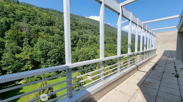 Modernes 2.5-Zimmer-Loft im 7. Stock mit Panoramablick in Biel/Bienne 5