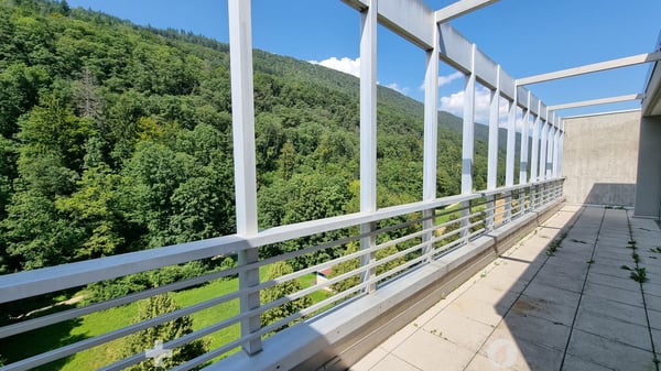 Modernes 1.5-Zimmer-Loft im 7. Stock mit Panoramablick in Biel/Bienne 5