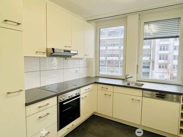 Biel, Oberer Quai 18: schöne 2.5-Zi-Wohnung zu vermieten 1