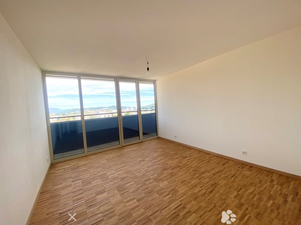 Neu erstellte Attikawohnung mit atemberaubender Aussicht 2