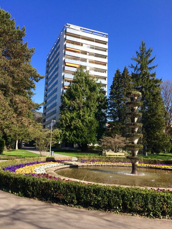 Komplett sanierte 2.5-Zwg mit atemberaubender Aussicht 7