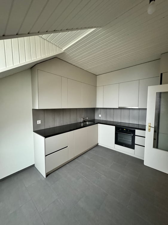 Renovierte 4.5-Zimmer-Duplex-Dachwohnung an zentraler Lage