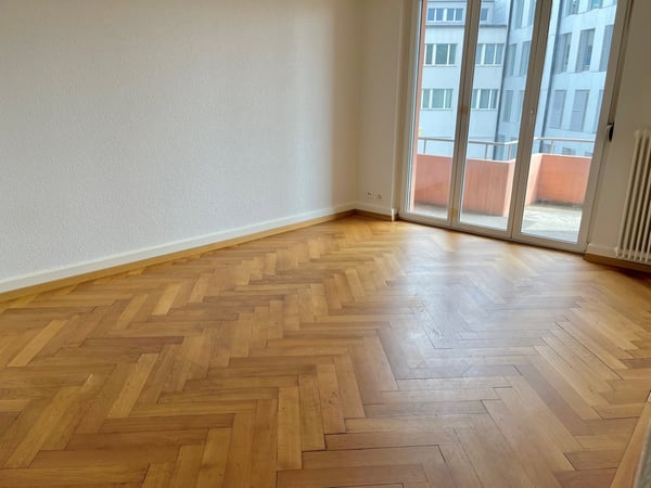 Biel, 1.5-Zimmer-Wohnung mit zwei Balkonen an Aarbergstrasse 86 15