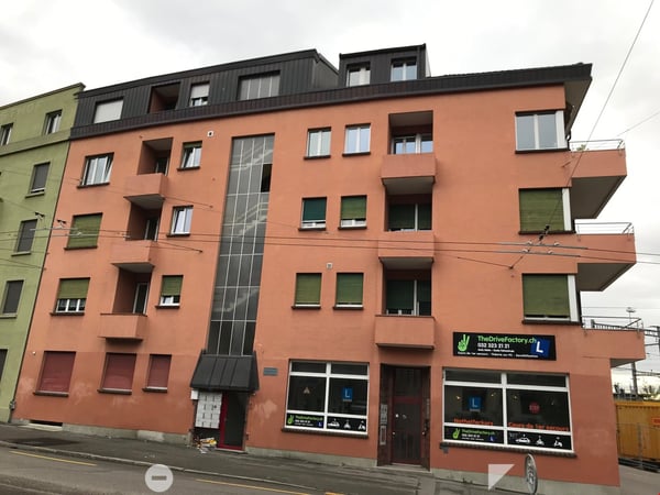 Biel, 2.5-Zimmer-Wohnung mit zwei Balkonen an Aarbergstrasse 86 6